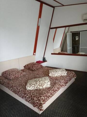 Фото номера Двухместный номер с 1 кроватью Мини-отель Guest yard Vivat г. Velikodolinskoye 17